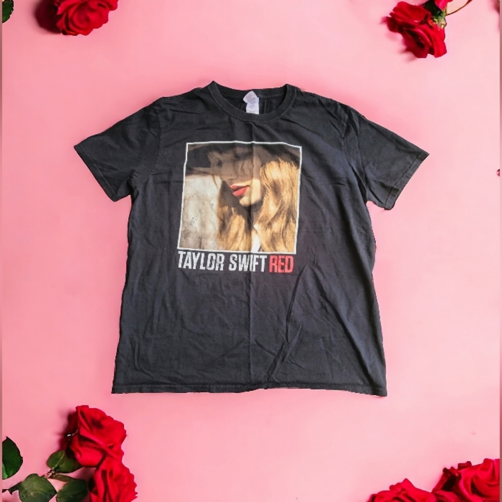 Taylor Swift Red Black Short Sleeve T Shirt Women's Size Large